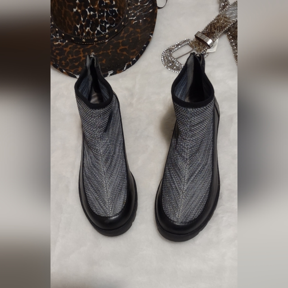 New condition boots for women size 6.5